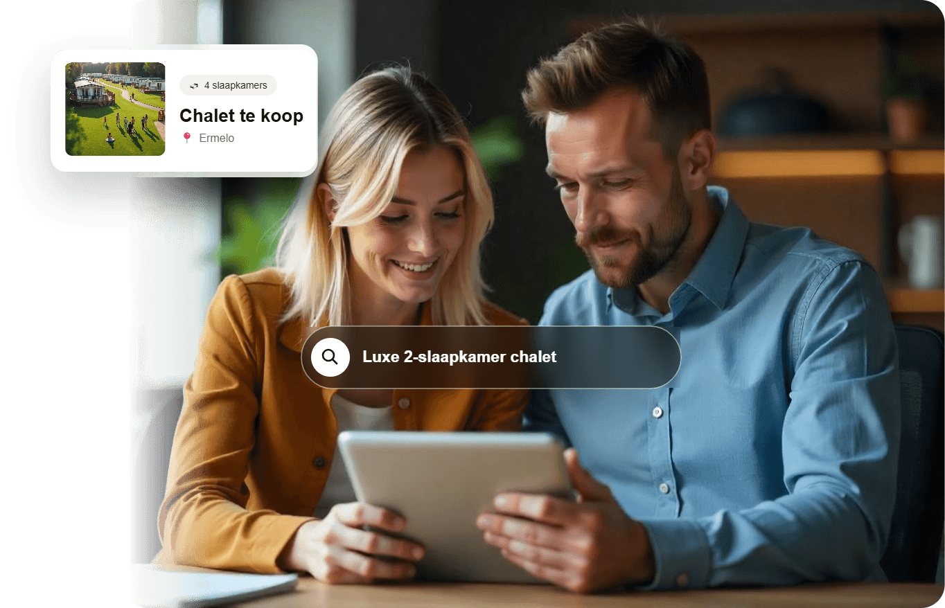 Stel bekijkt online het aanbod van EasyHome chalets en stacaravans.